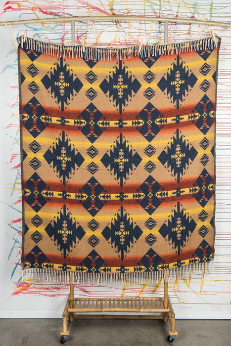 Cheyenne Wool Blend Blanket - Native American Design 200cm x 155cm