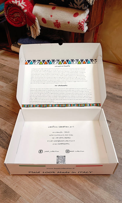 Sioux Wool Blend Blanket - Native American Design 185cm x 155cm