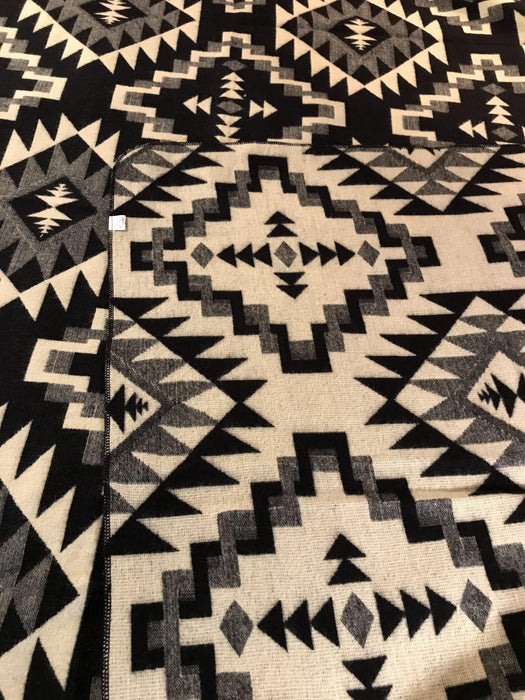 Diamonds Southwestern Throw Blankets | Wedding Gift